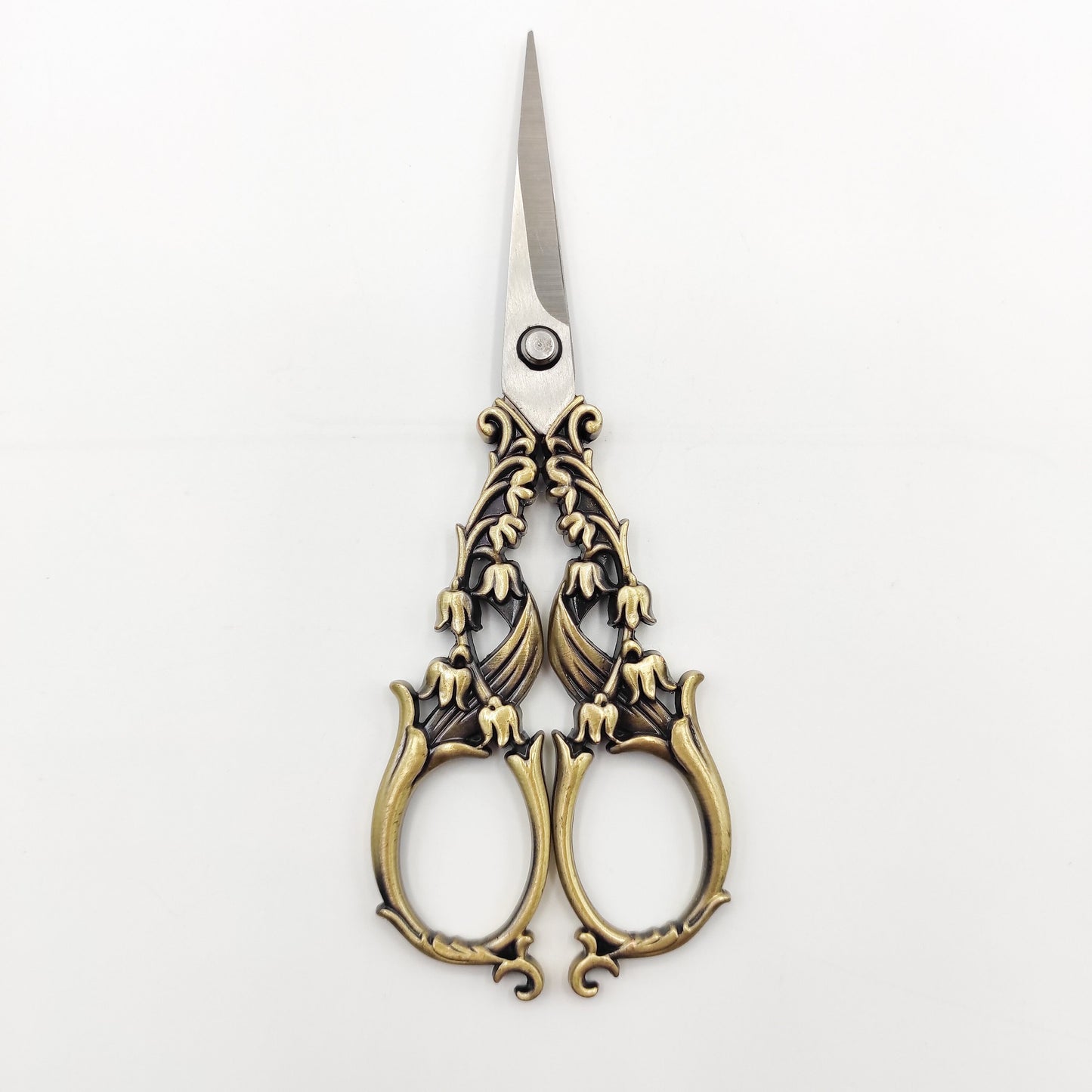 Bellflower Vintage Style scissor, Floral Embroidery/Quilting/Thread/Sewing/Knitting/Cross Stitch Sharp scissor