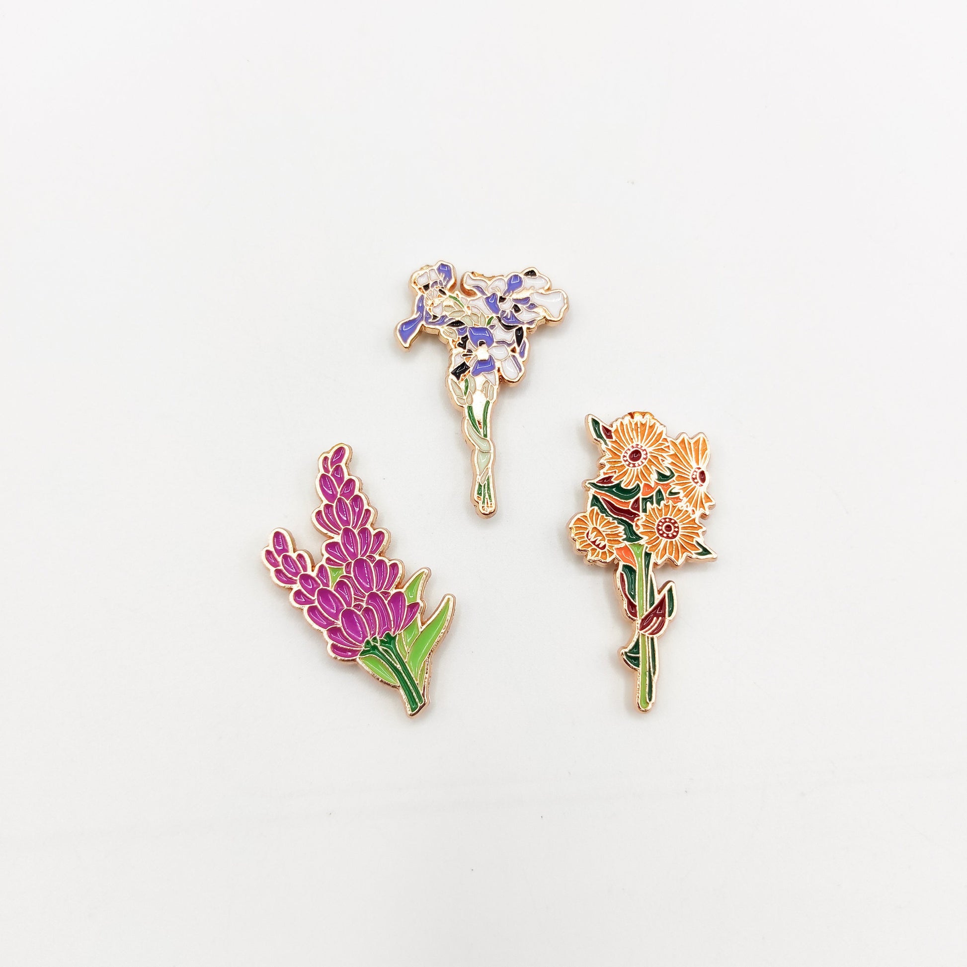 Floral Enamel Needle Minder: Embroidery Needle Threader Combo