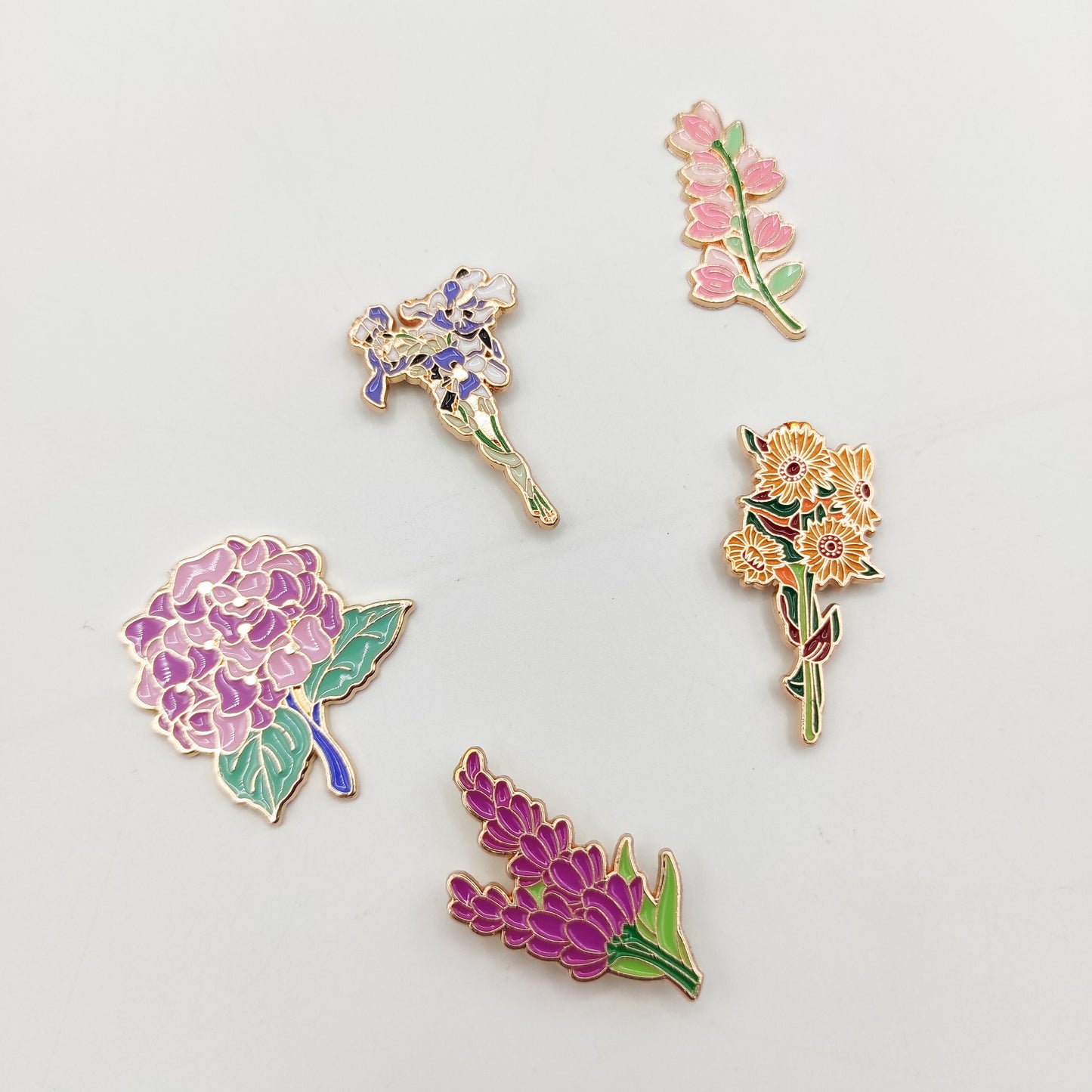Floral Enamel Needle Minder: Embroidery Needle Threader Combo