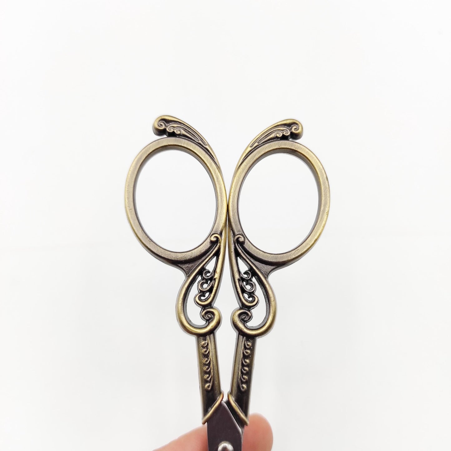Butterfly Style Embroidery scissor, Small Sharp scissor unique gift for Embroidery/Quilting/Thread/Sewing/Knitting/Cross Stitch