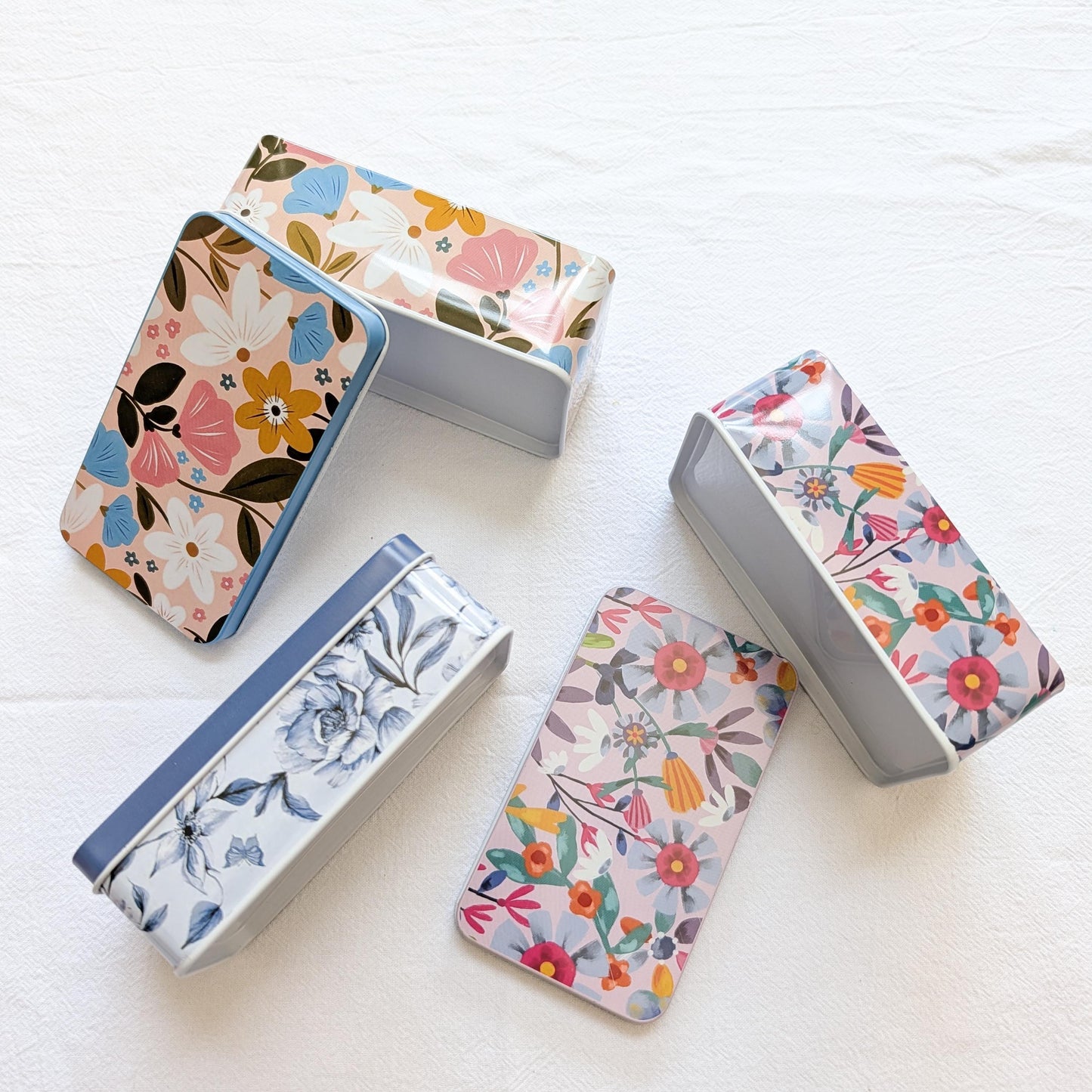 Portable Floral Tin Embroidery Tool Kit Organizer for On-the-Go Sewing/Stitching/Cross Stitch/Needlepoint