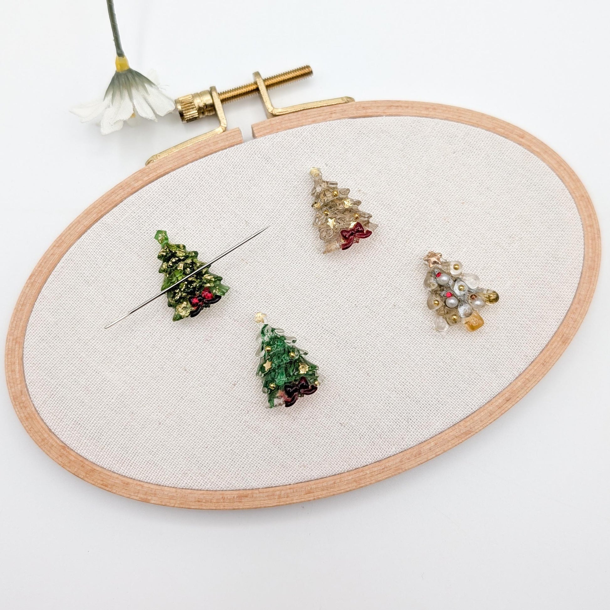 Christmas Tree Needle Minder Collection: Holiday Embroidery, Cross Stitch