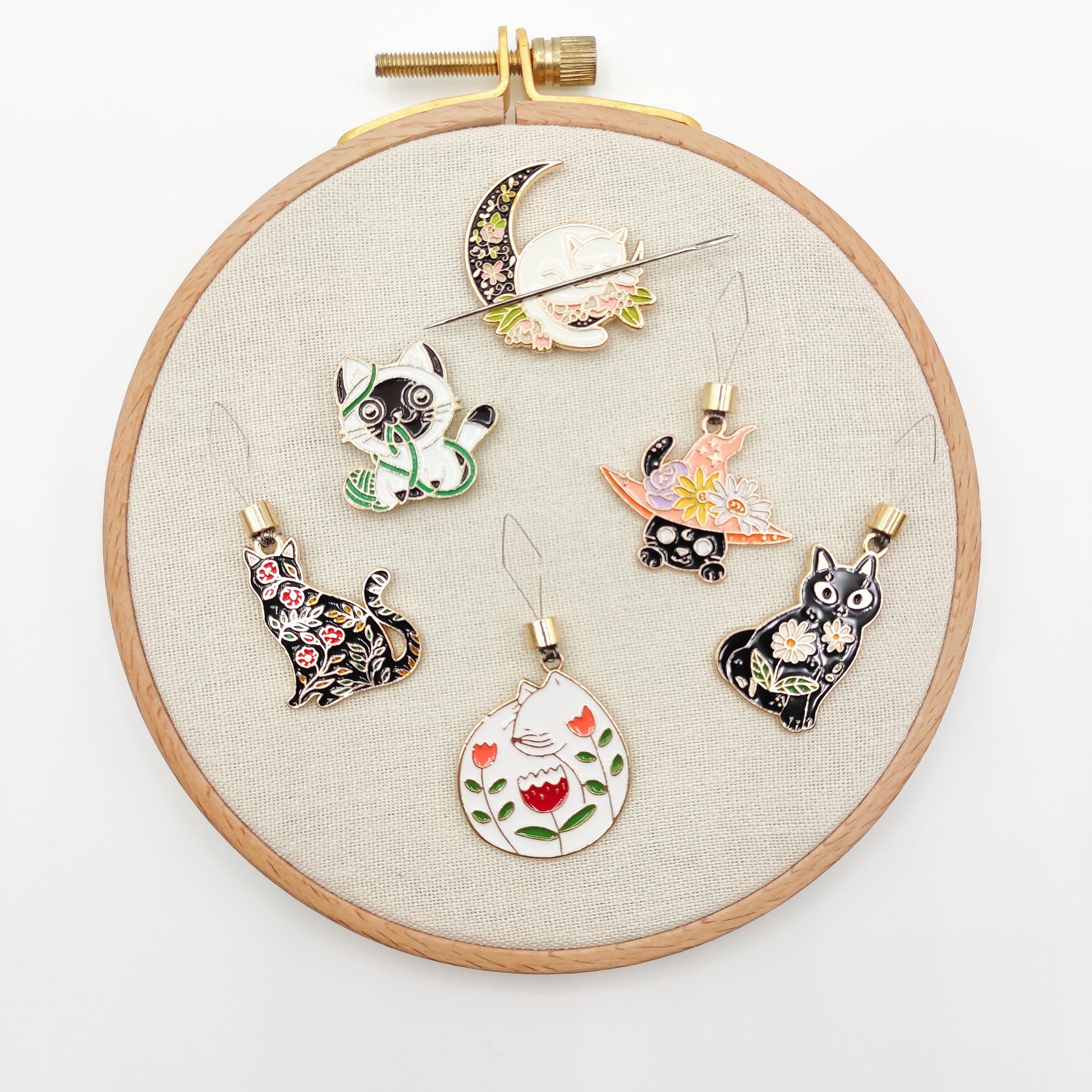 Cat Enamel Needle Minder, Needle Threader, Kitten Needle Minder/ Threader for Embroidery/ Cross Stitch/Needle work/Needlecraft/Sewing.